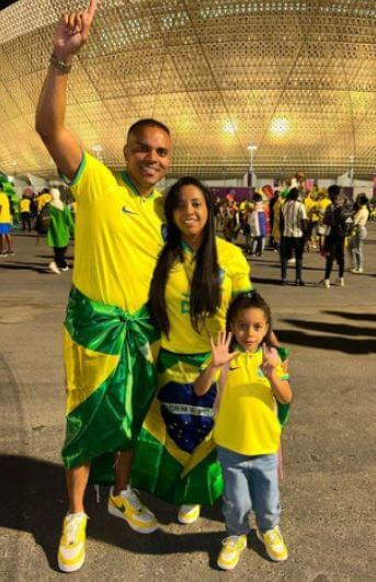 Denise Goes with her family in Qatar for the World Cup.